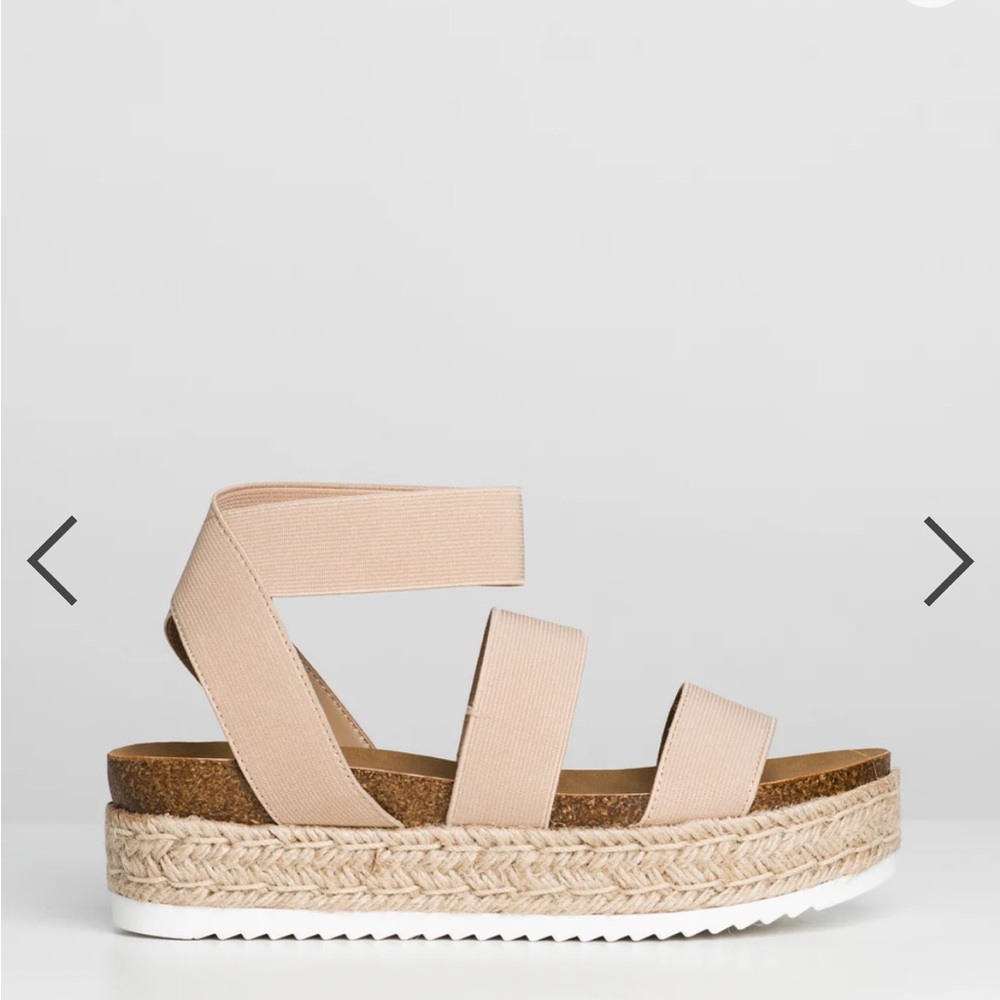 BNWOT blush flatform sandal